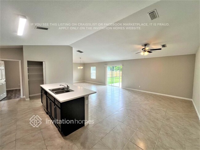 Photo - 832 SE Starflower Ave