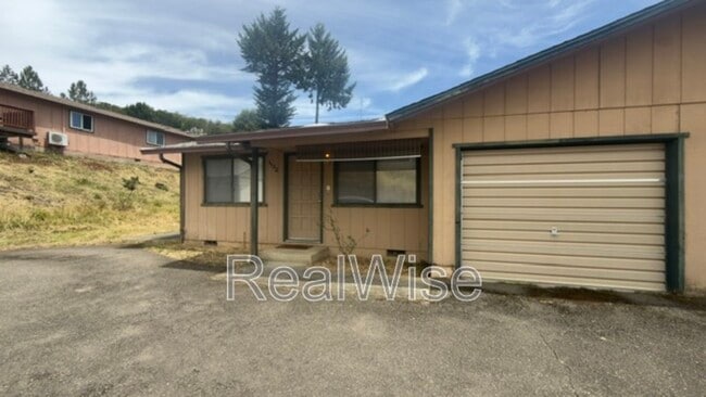 Photo - 1132 NE Barager Ave