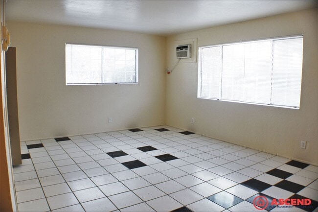 Photo - 1917 Orange St Unit B