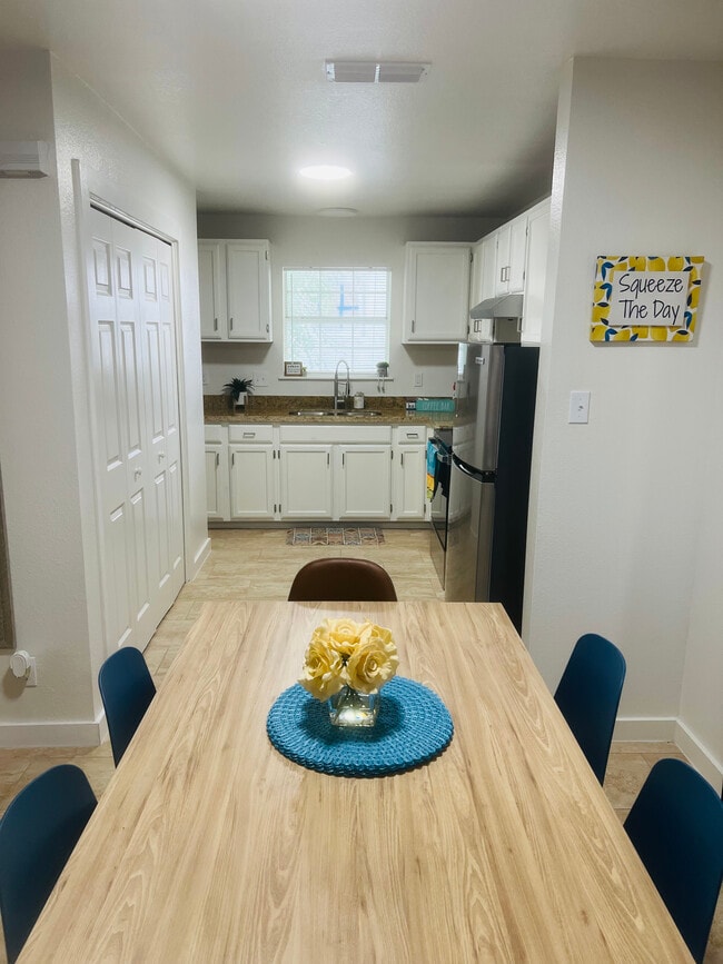 2 Bed Dining