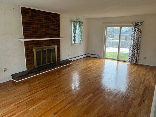 Photo - 4BD/2BA Home In Williston