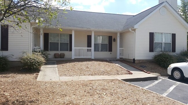 Single Story Living, 2 BR, 2 Baths, Screen... - Single Story Living, 2 BR, 2 Baths, Screen... House