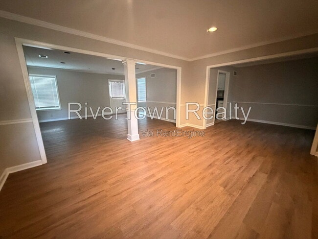 Photo - 304 Quinn Rd