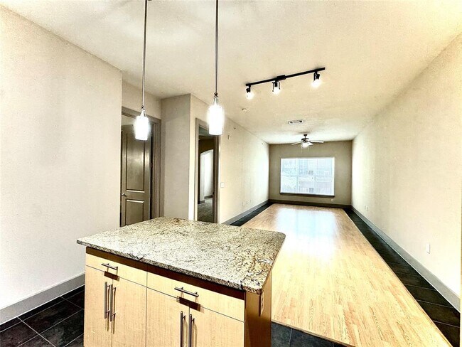Building Photo - 3660 Richmond Ave. Unit 133 Rental