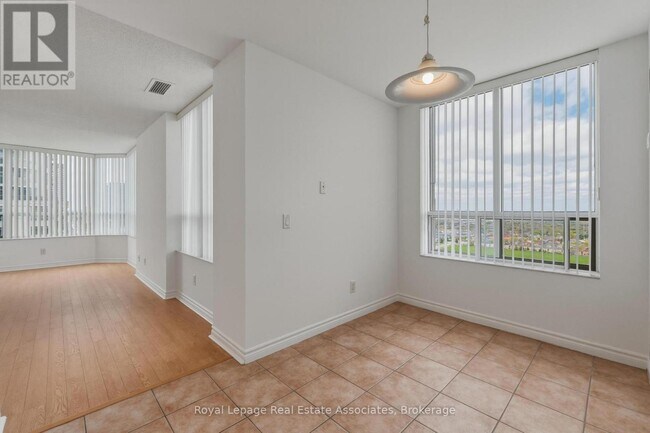 Photo - 25 Kingsbridge Garden Cir Unit 2424