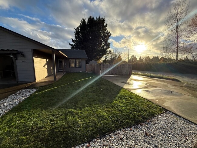 Photo - 13001 NE 89th St