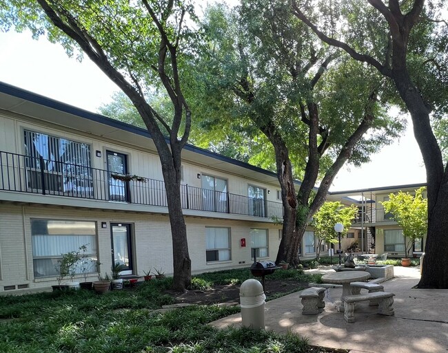 Fairfax Apartments Dallas, TX