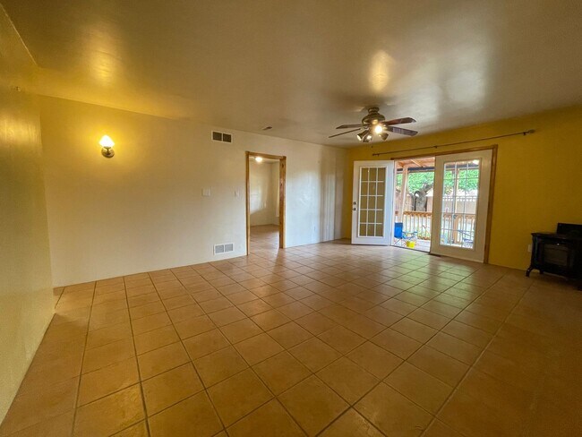 Photo - 212 S El Rancho Rd