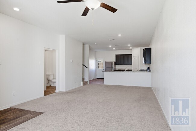 Photo - 18632 Quiet Range Dr Casa