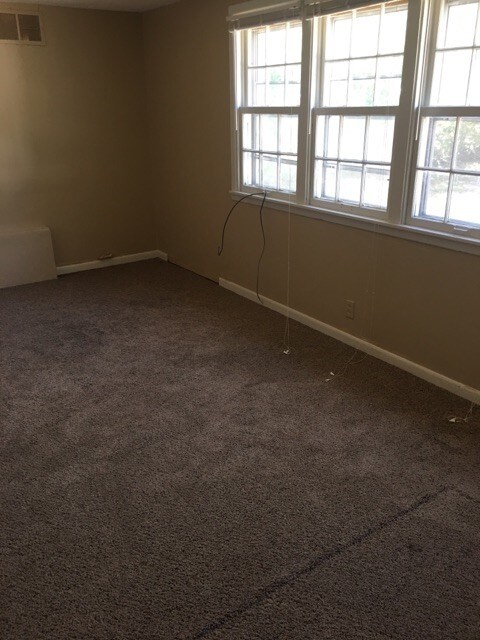 Photo - 330 W 1st St