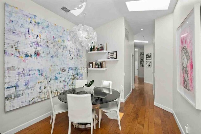Photo - 569 E Ave