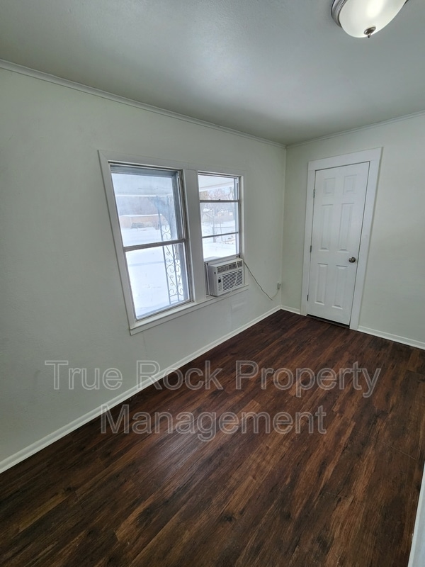 Photo - 631 N Hickory Ave