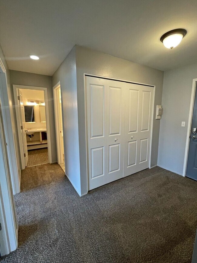 Photo - Two Bedroom Apartment Available for Rent!