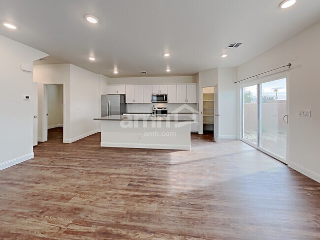 Photo - 707 Terrain Star Ave