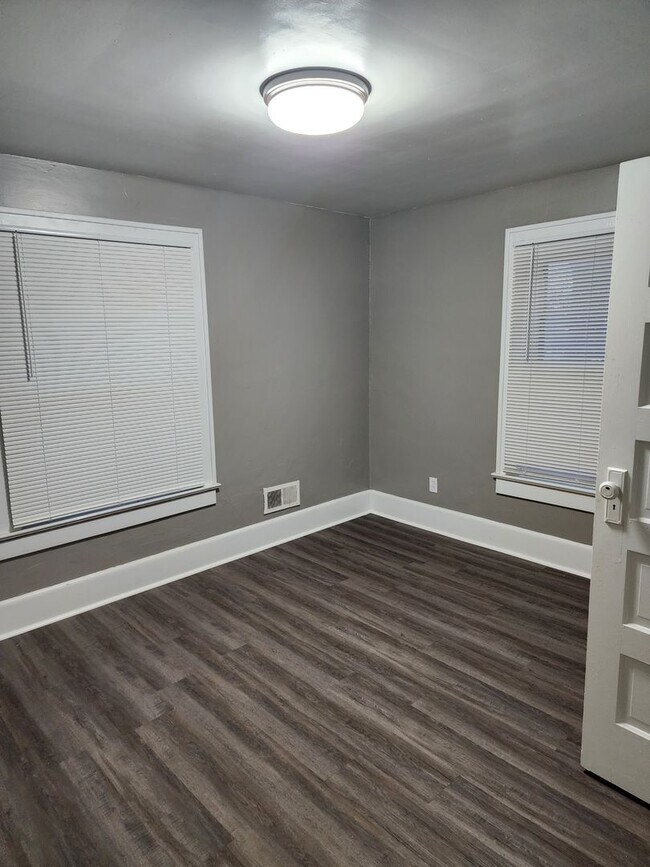 Newly updated duplex Townhome Townhome Rental in Logansport IN