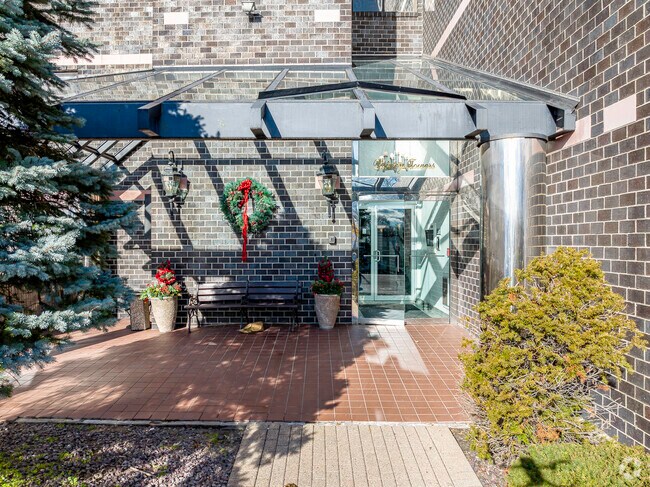 Main Entrance - Quincy Towers