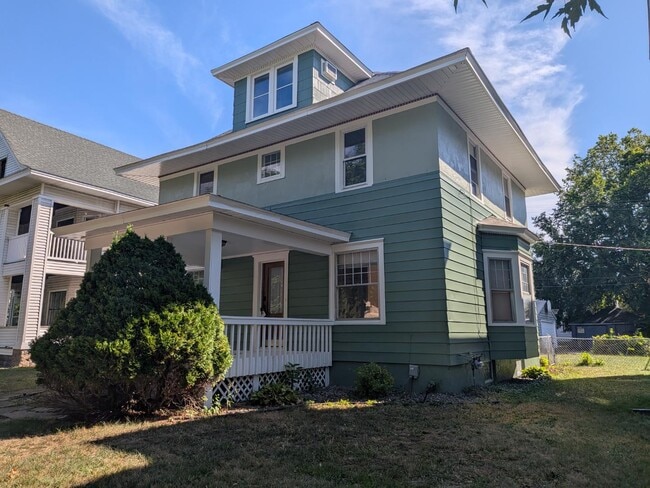 Photo - 3029 Fremont Ave S