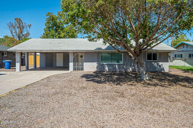 Building Photo - 2028 S College Ave