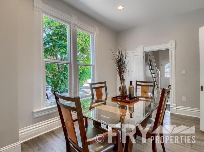 Photo - Fully remodeled 2 bed + office, main floor duplex in South Broadway/West Wash Park!