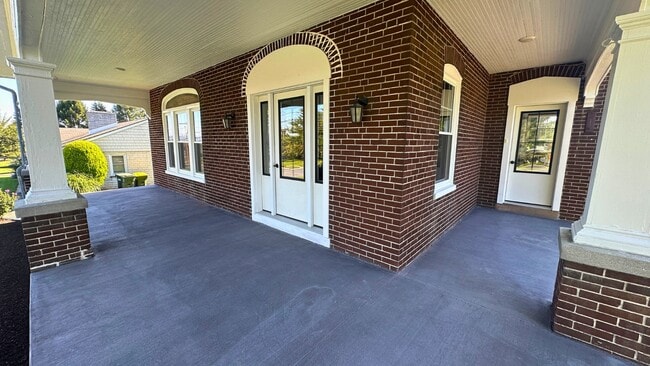 Photo - 901 N State St