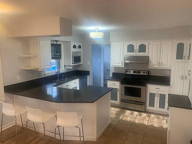 Photo - 8310 Chivalry Rd