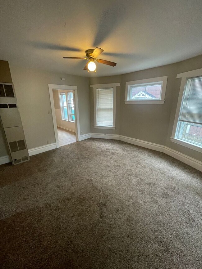 Photo - 521 N 21st Ave W Unit #2