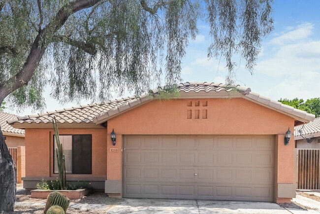 Building Photo - 3233 E Tonopah Dr Rental