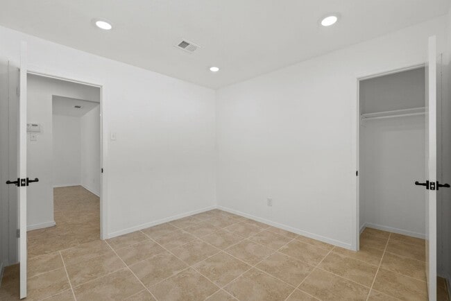 Photo - 9930 Valley Lake Dr
