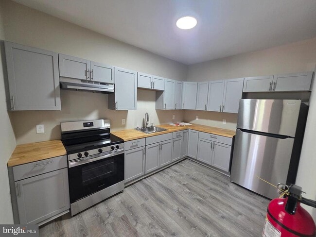 Photo - 75 Hedge St