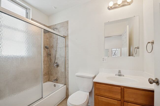 Photo - 2712 W North Ave Unidad 2F