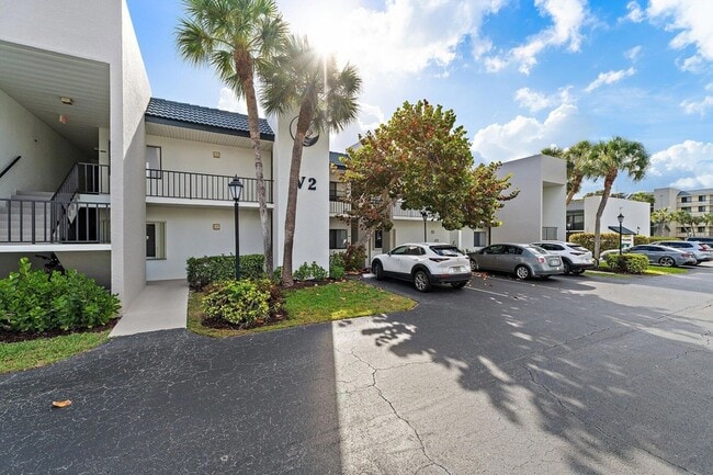 Photo - 1605 S US Hwy 1 Unidad V2-204