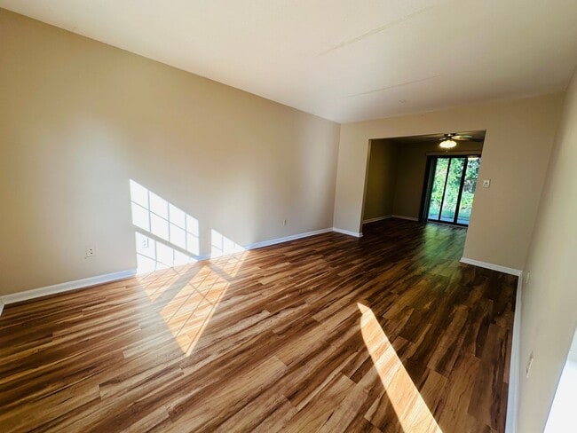 Photo - 105 Franklin Parke Ct SW