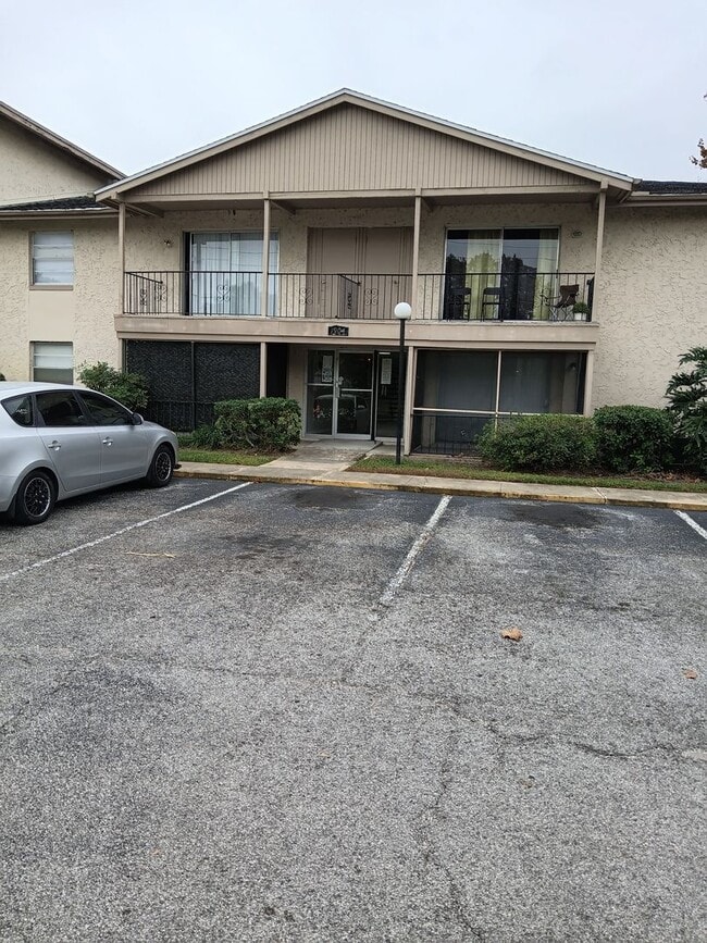 Building Photo - 1904 Honour Rd Unit 32