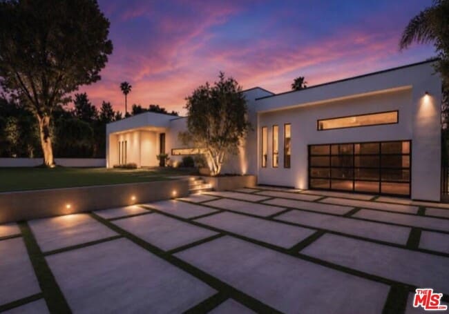 Building Photo - 20141 Wells Dr