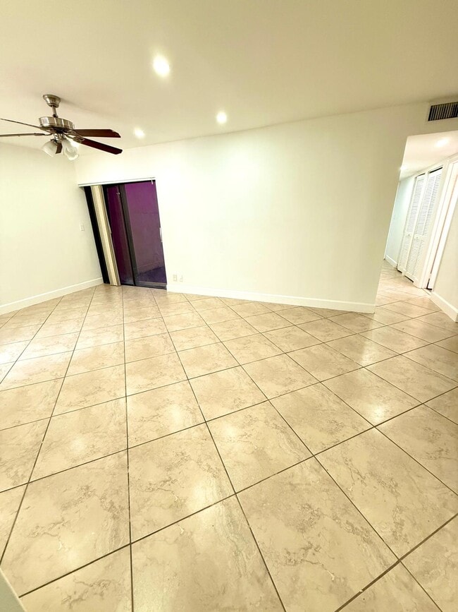 Photo - 5012 SW 40th Ave