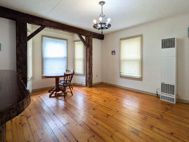 Building Photo - 69 Spencer Ave Unit 1 Rental