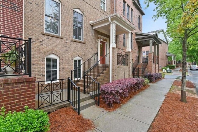 Charming 3BR Townhome in Alpharetta - Charming 3BR Townhome in Alpharetta