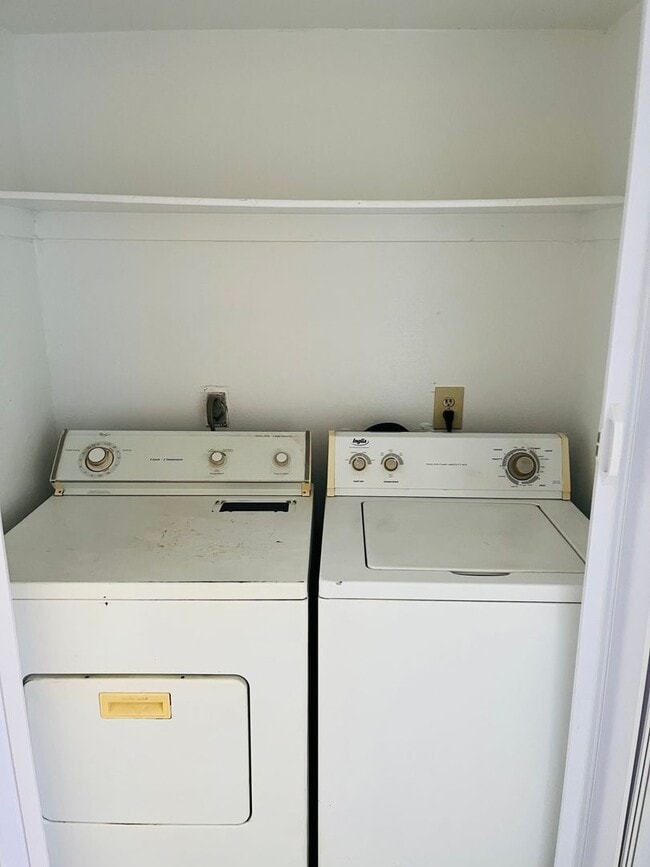 Photo - 1900 Goldfield St Unit C