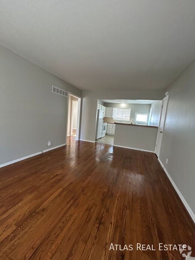 Building Photo - Coming Soon To Raytown! Receive a $500 gif... Unit A Rental