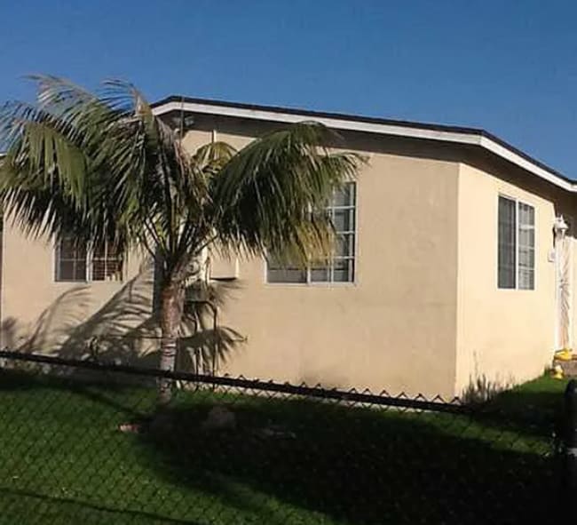 Building Photo - *** OCEANSIDE OASIS 2/1 WITH GARAGE, NEWLY... Unit 1405 Bush St. Rental