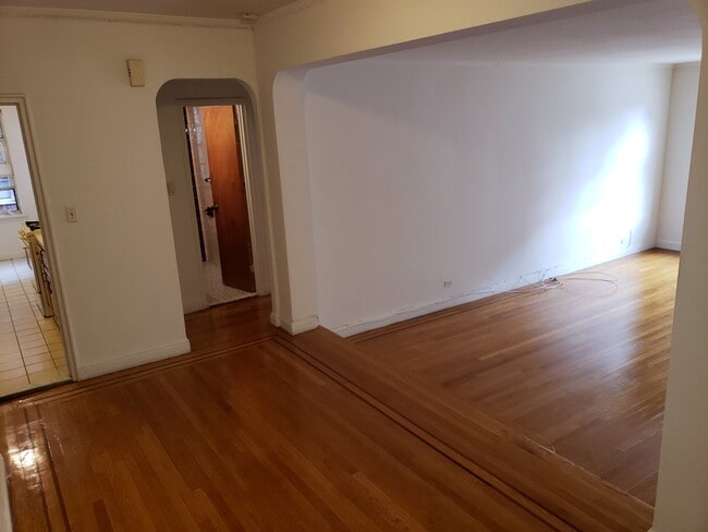 Photo - 69-11 Yellowstone Blvd