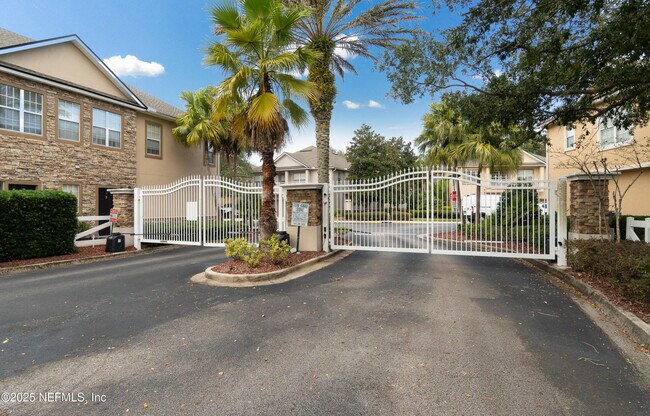 Photo - 7214 Deerfoot Cir Unit 2