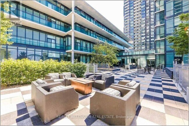 Photo - 4070 Confederation Pkwy Unité 502