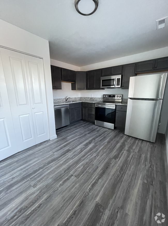 Building Photo - 322 Mount Everest Dr Unit B Rental