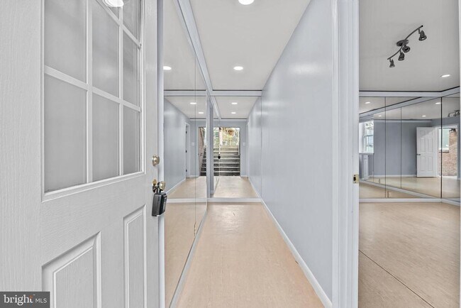 Photo - 5937 Avon Dr