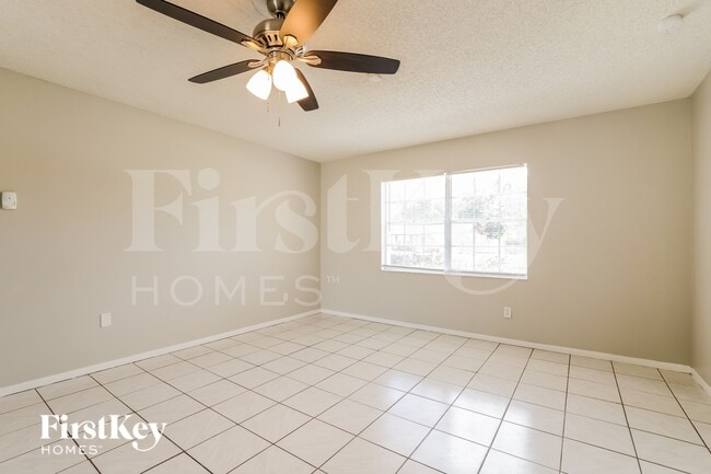 Photo - 433 Northwestern Ave