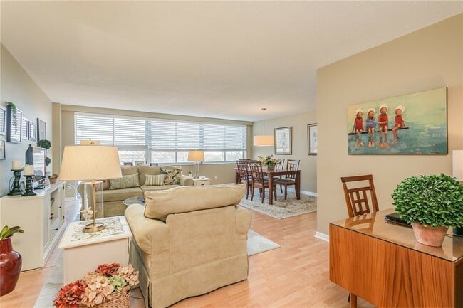 Photo - 1400 East Ave Unit 1400