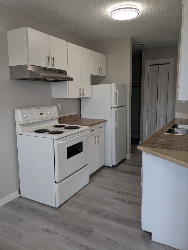 Photo - 5203-352 52 St Unit 301