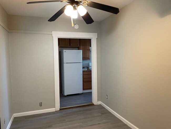 Photo - Studio apartment in Oakdale Unit #D
