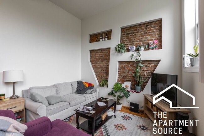 Photo - 1446 N Leavitt St Unidad 3f